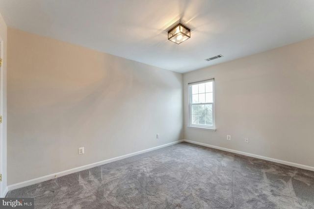 628 WINTERGREEN DR, Purcellville, VA 20132