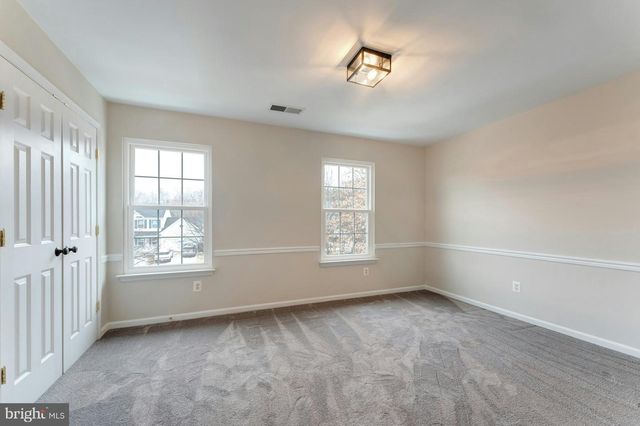 628 WINTERGREEN DR, Purcellville, VA 20132