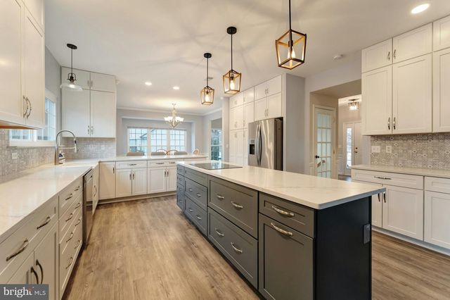 628 WINTERGREEN DR, Purcellville, VA 20132