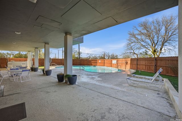 7039 San Pedro Ave Apt 810, San Antonio, TX 78216