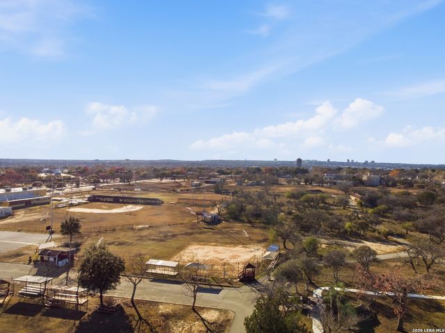 7039 San Pedro Ave Apt 810, San Antonio, TX 78216