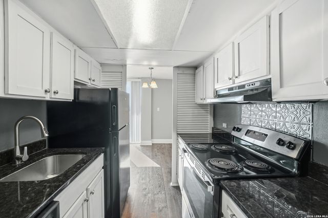 7039 San Pedro Ave Apt 810, San Antonio, TX 78216