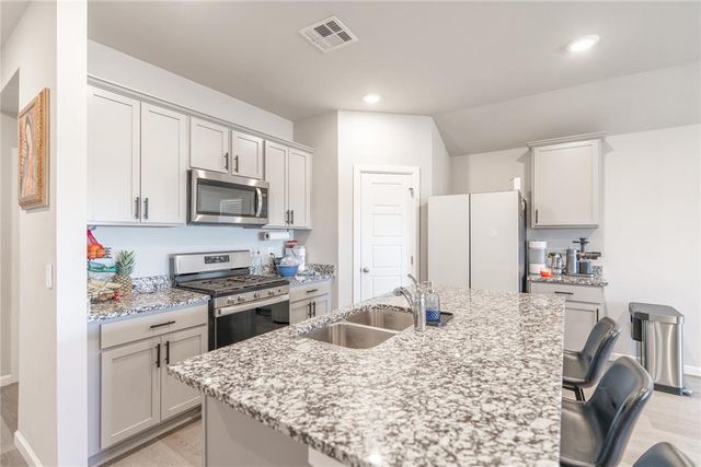 4116 Canyon Ridge Lane, Mustang, OK 73064