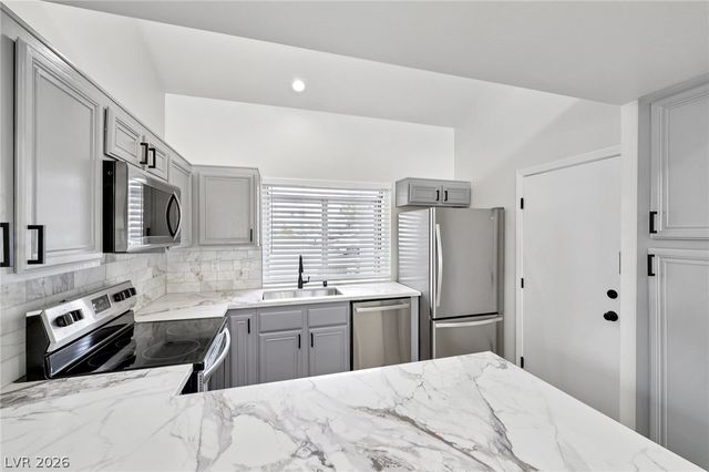 8913 Antioch Way, Las Vegas, NV 89117