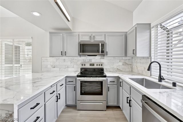 8913 Antioch Way, Las Vegas, NV 89117