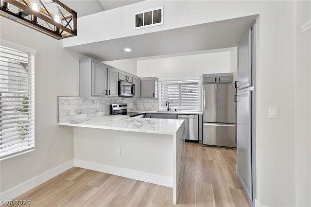 8913 Antioch Way, Las Vegas, NV 89117