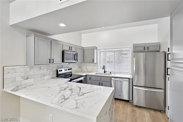 8913 Antioch Way, Las Vegas, NV 89117