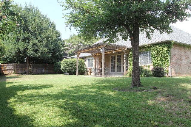 8105 Pecan Ridge Drive, North Richland Hills, TX 76182