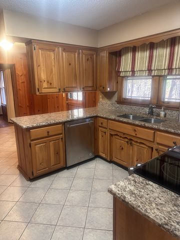 312 Powder Mill Dr, Ashland City, TN 37015