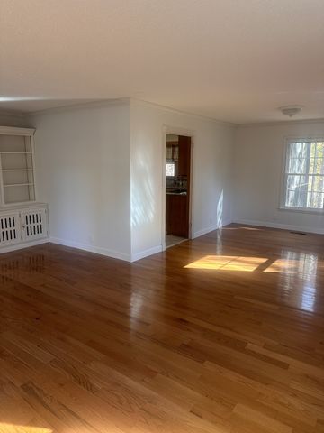 312 Powder Mill Dr, Ashland City, TN 37015