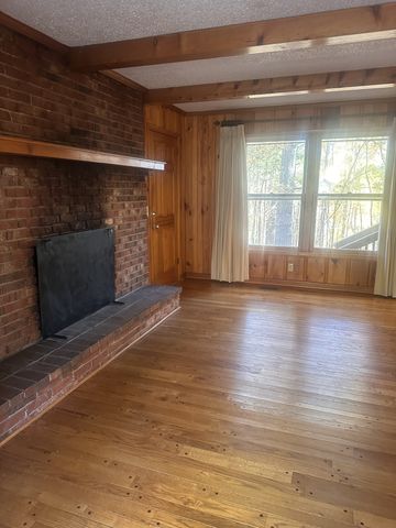 312 Powder Mill Dr, Ashland City, TN 37015