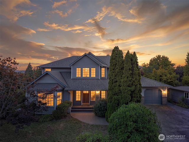 719 Kensington Avenue S, Kent, WA 98030