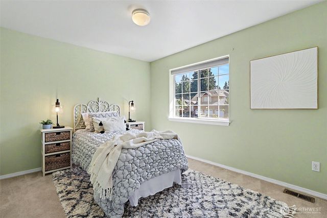 719 Kensington Avenue S, Kent, WA 98030