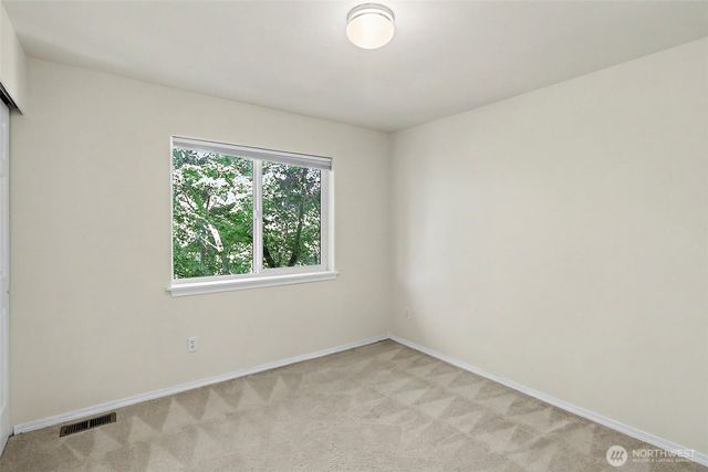 719 Kensington Avenue S, Kent, WA 98030