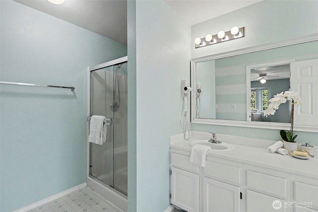 719 Kensington Avenue S, Kent, WA 98030