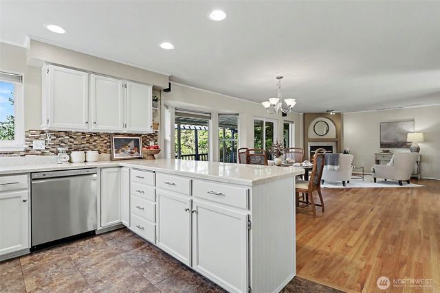 719 Kensington Avenue S, Kent, WA 98030