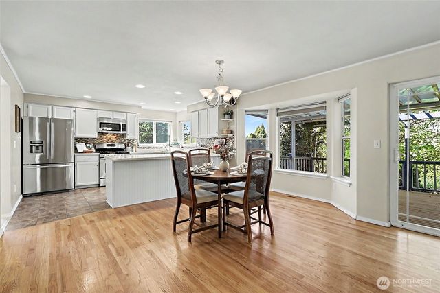 719 Kensington Avenue S, Kent, WA 98030