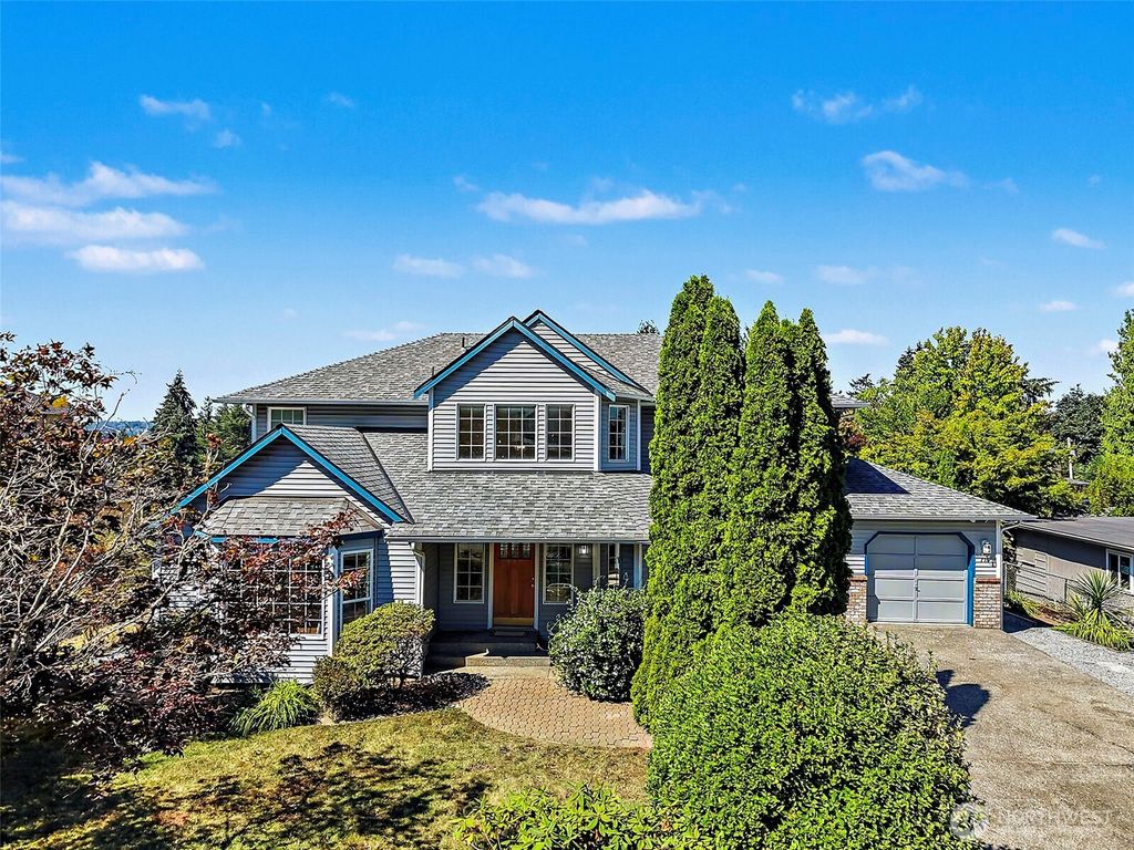 719 Kensington Avenue S, Kent, WA 98030