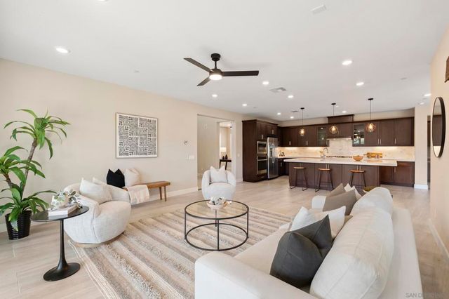 2966 Hayloft Pl, Escondido, CA 92029