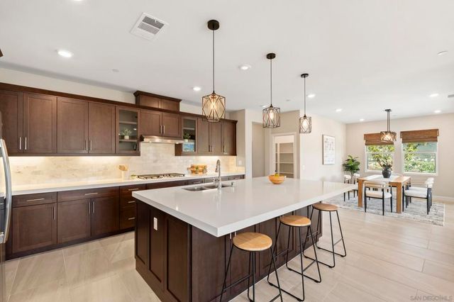 2966 Hayloft Pl, Escondido, CA 92029