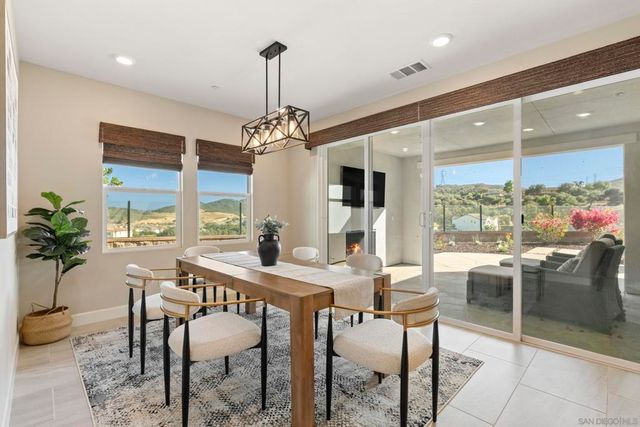 2966 Hayloft Pl, Escondido, CA 92029