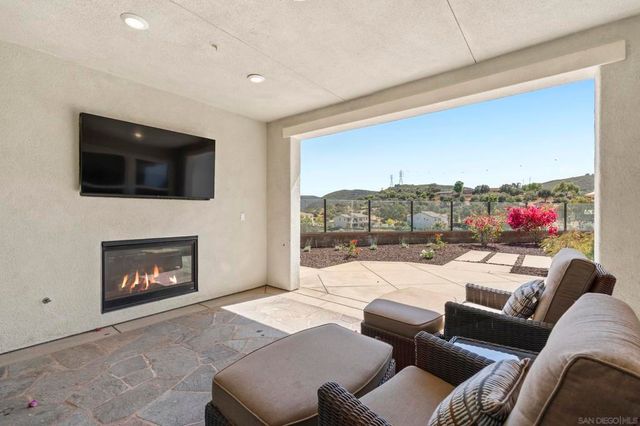 2966 Hayloft Pl, Escondido, CA 92029