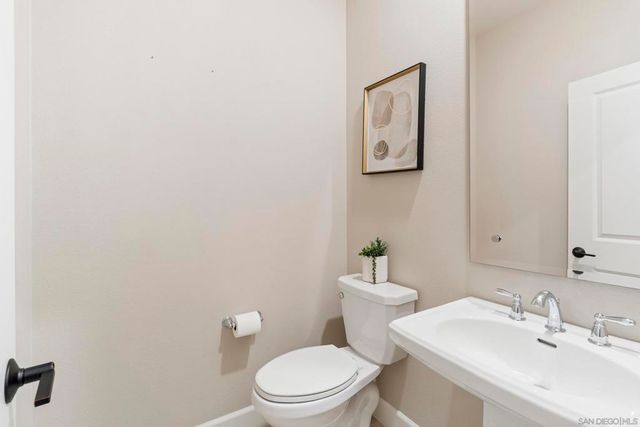 2966 Hayloft Pl, Escondido, CA 92029