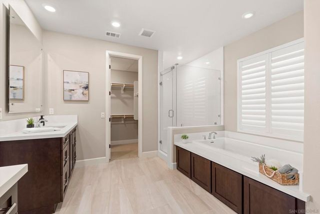 2966 Hayloft Pl, Escondido, CA 92029