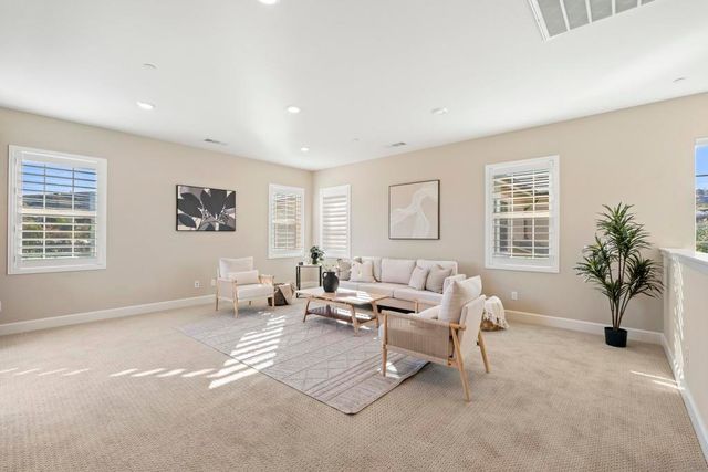 2966 Hayloft Pl, Escondido, CA 92029