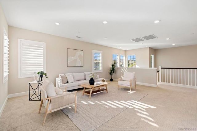 2966 Hayloft Pl, Escondido, CA 92029