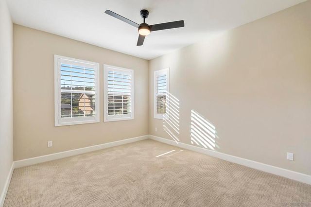 2966 Hayloft Pl, Escondido, CA 92029