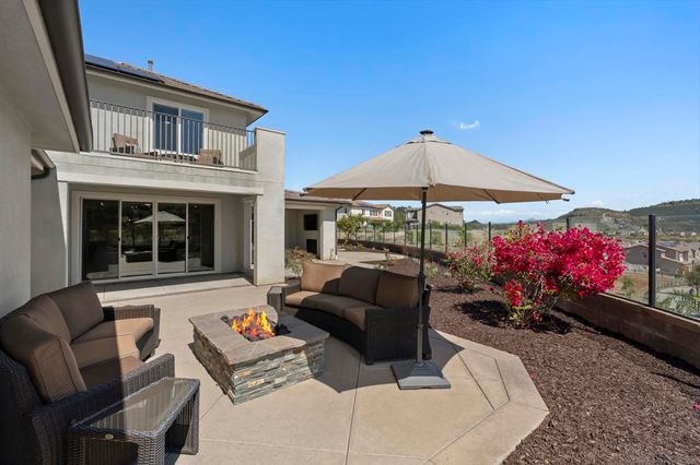 2966 Hayloft Pl, Escondido, CA 92029