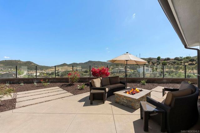 2966 Hayloft Pl, Escondido, CA 92029