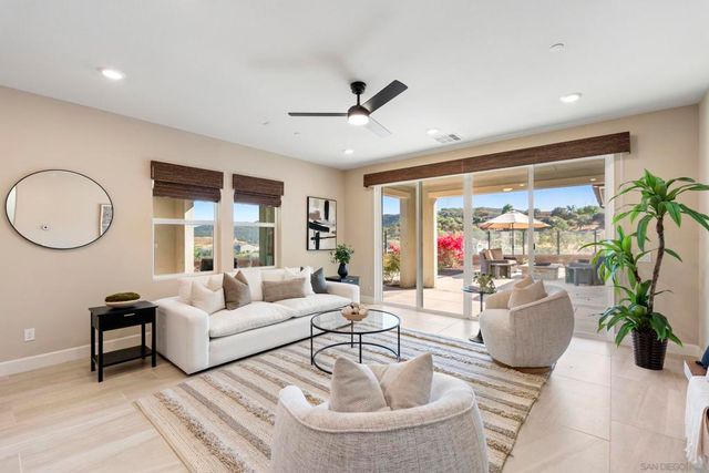 2966 Hayloft Pl, Escondido, CA 92029