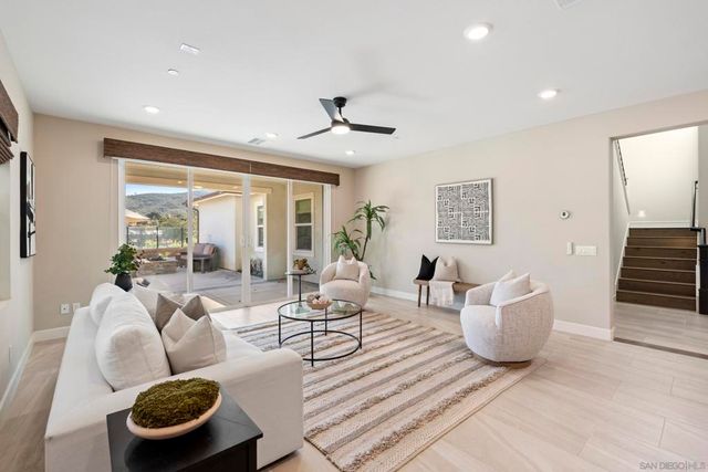 2966 Hayloft Pl, Escondido, CA 92029