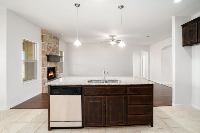 6204 Kentucky Street, Joshua, TX 76058