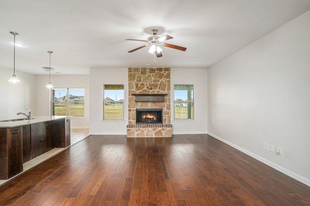 6204 Kentucky Street, Joshua, TX 76058