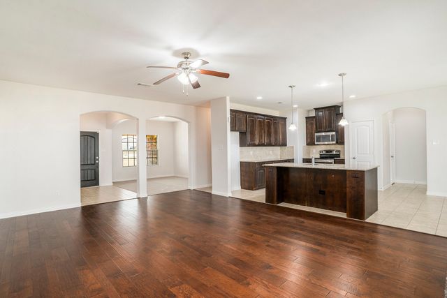 6204 Kentucky Street, Joshua, TX 76058