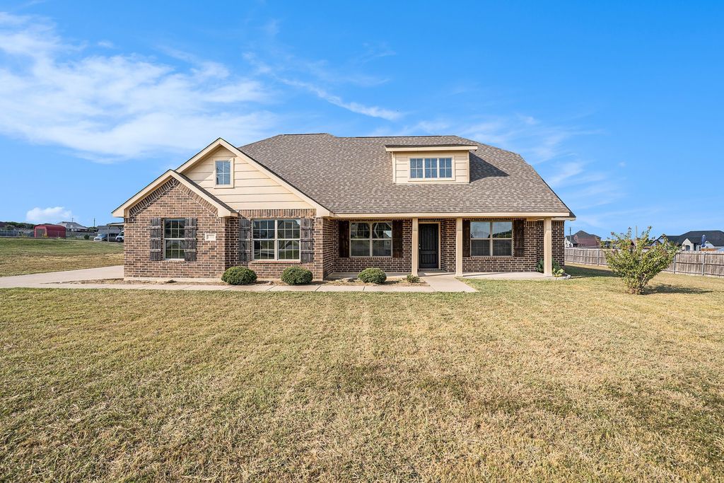 6204 Kentucky Street, Joshua, TX 76058