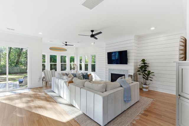 7 Davan Drive, Charleston, SC 29407