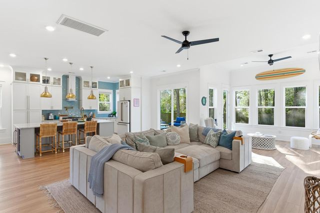 7 Davan Drive, Charleston, SC 29407