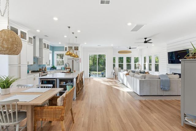 7 Davan Drive, Charleston, SC 29407