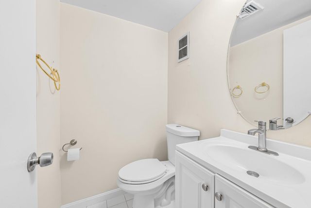 9813 INGLEMERE DR, Bethesda, MD 20817