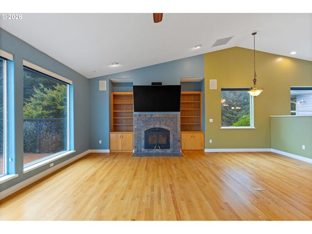 90 CAPE FOULWEATHER Ln, Otter Rock, OR 97369