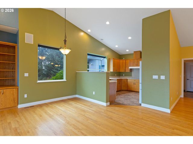 90 CAPE FOULWEATHER Ln, Otter Rock, OR 97369