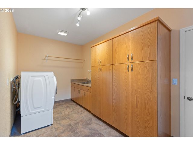 90 CAPE FOULWEATHER Ln, Otter Rock, OR 97369