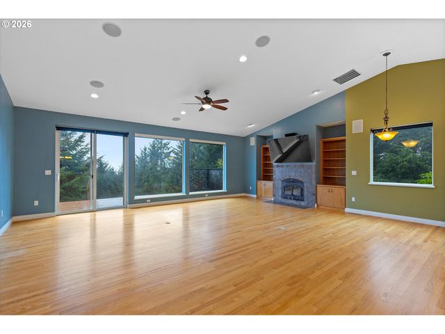 90 CAPE FOULWEATHER Ln, Otter Rock, OR 97369