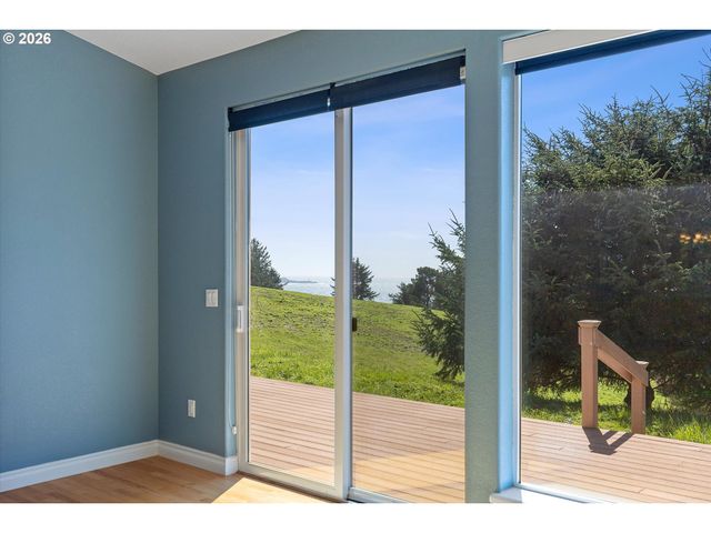 90 CAPE FOULWEATHER Ln, Otter Rock, OR 97369