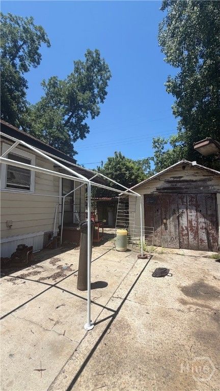 Image 12 of property listing at 1120 E 40th Drive, Savannah, GA 31404