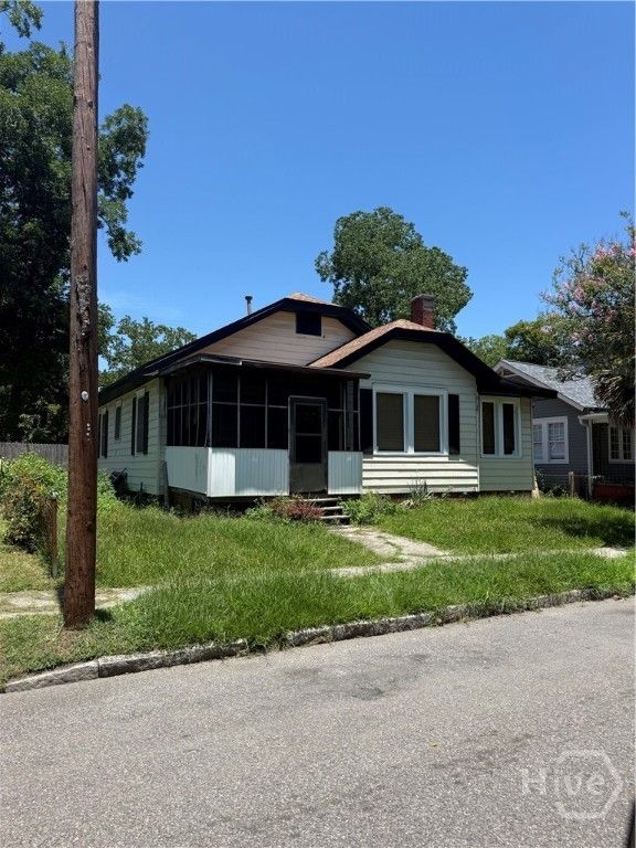 Image 2 of property listing at 1120 E 40th Drive, Savannah, GA 31404